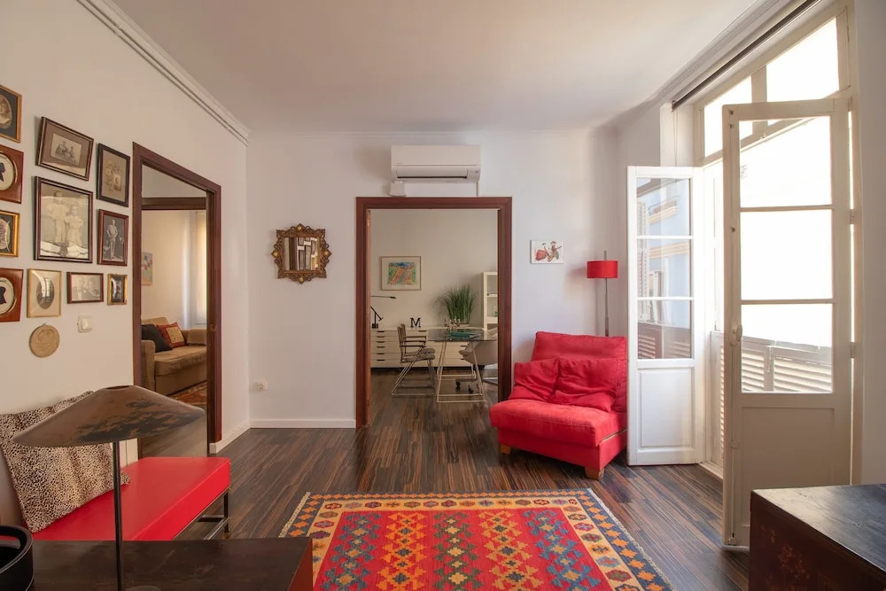 Rustic Two Bedroos Apartment With Terrace