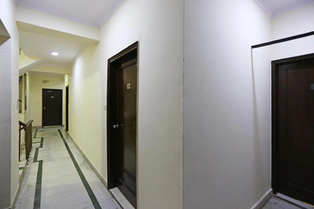 OYO 5382 Hotel Elegant International