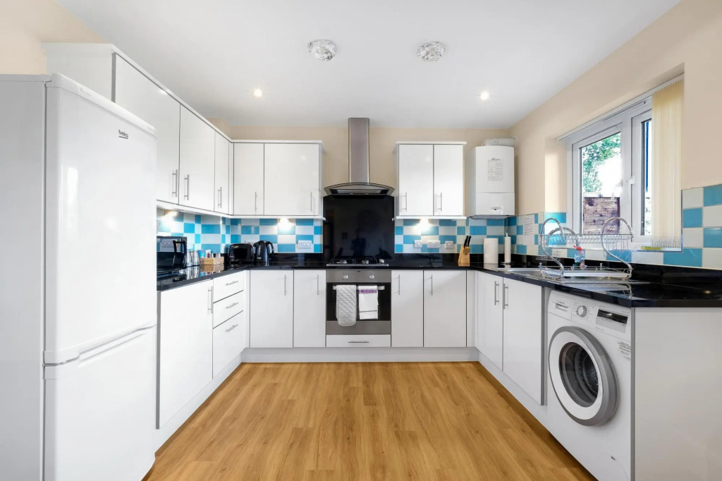 London Heathrow Living Serviced Apartments - Apt 2