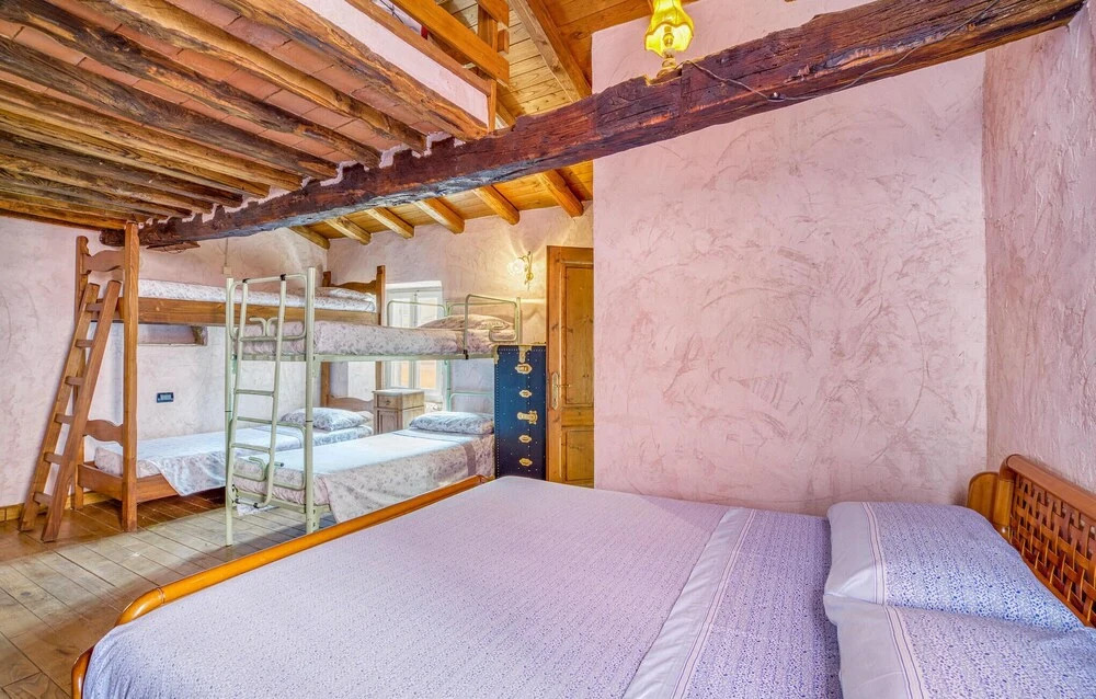 Amazing Home in Bedizzano With 2 Bedrooms and Wifi