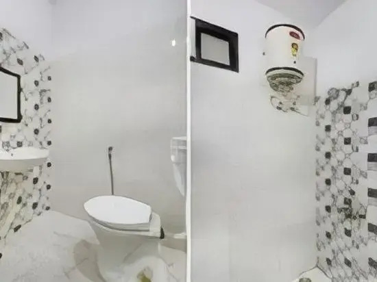 Hotel Amaira by OYO Rooms