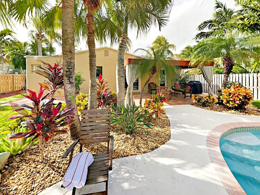 Las Olas Oasis - 3 Br Home