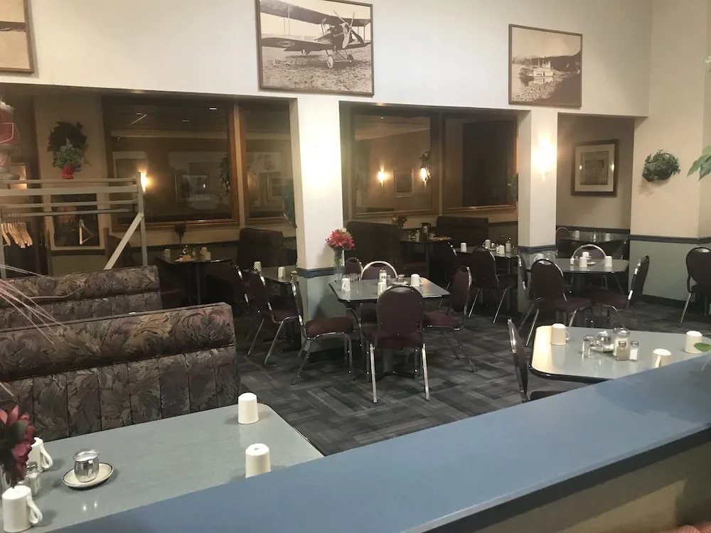 Confederation Inn