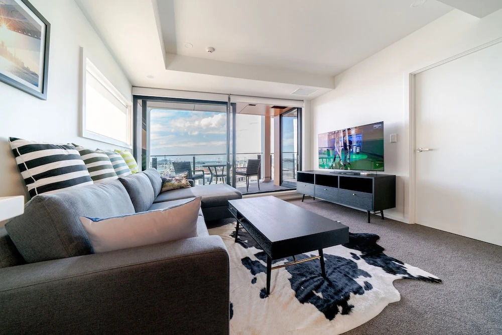 Cbd Brand New Modern Seaview Apt