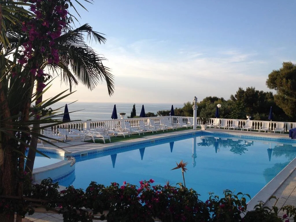 RESIDENCE EMARINE con SERVIZIO SPIAGGIA INCLUSO