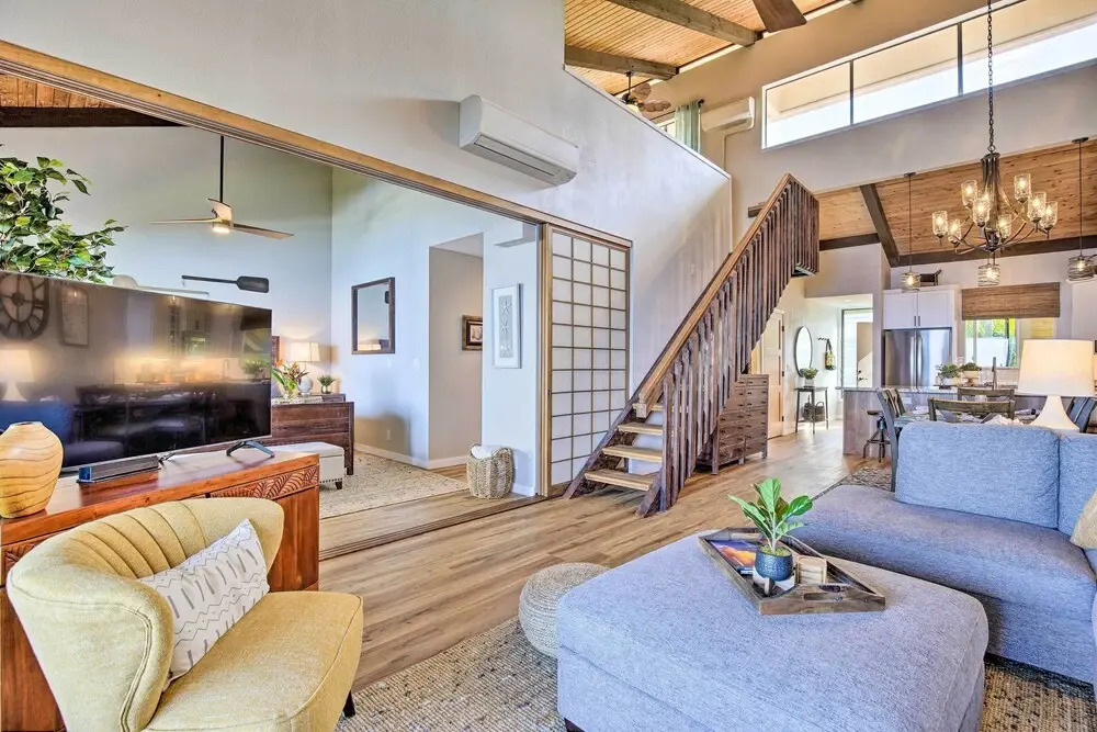 Airy Oceanfront Kailua-kona Gem w/ Community Pool