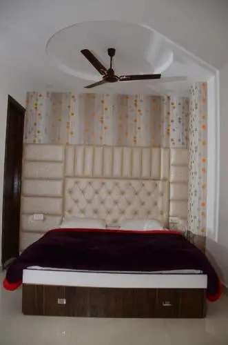 Hotel Robin Inn