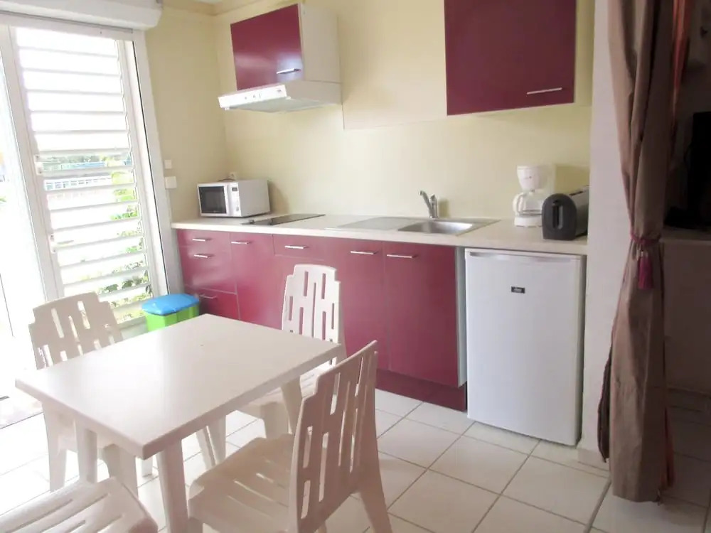 Studio in Le Gosier, With Enclosed Garden and Wifi - 280 m From the Be
