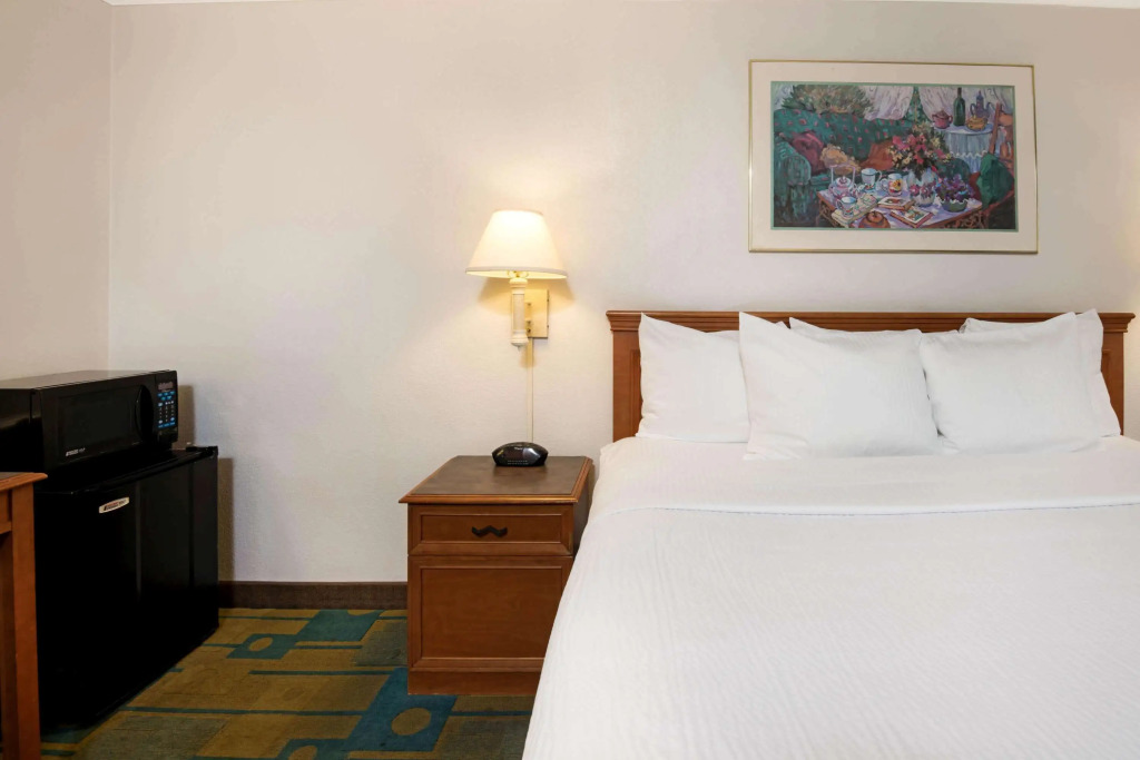 La Quinta by Wyndham San Antonio North Stone Oak