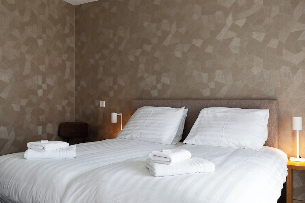 Luxury Seaview Apartment for 4
