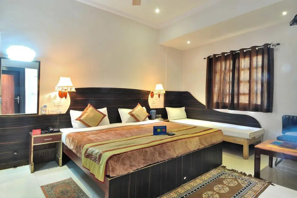 Hotel Palm Tree Near Taj Mahal Agra