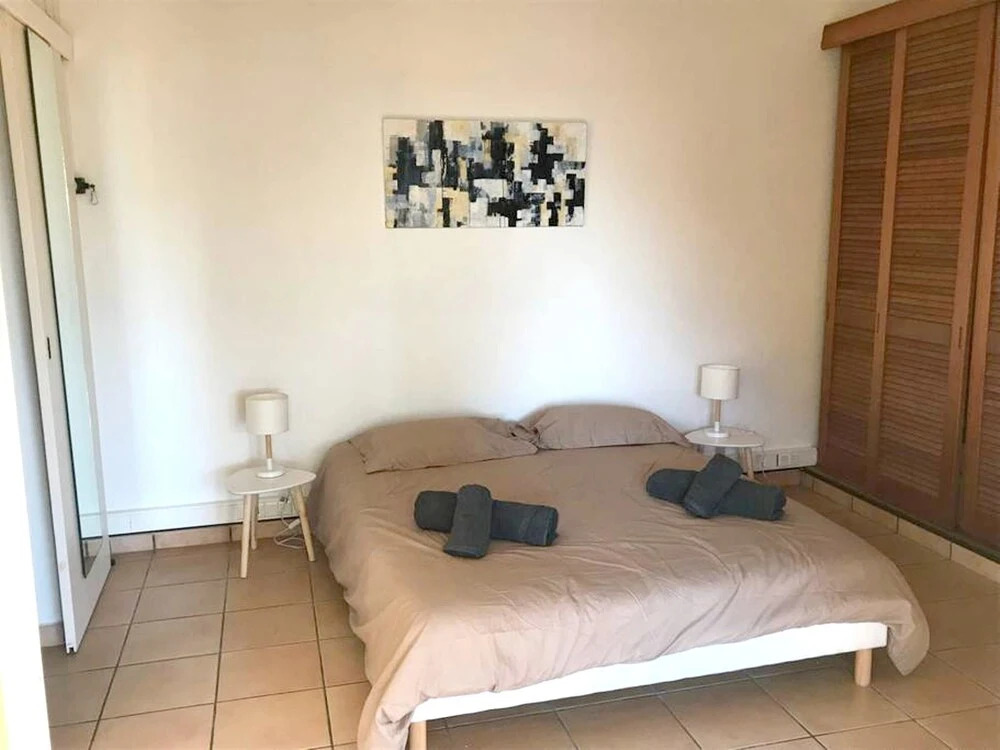 Bungalow With one Bedroom in Le Gosier, With Wonderful sea View, Furni