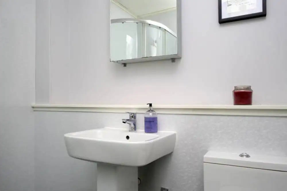 2 Bedroom Canalside Apartment