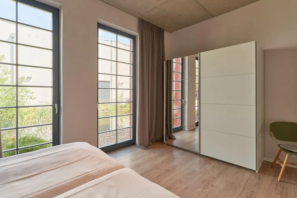 havelblau Ferienlofts - Stilvoll wohnen unmittelbar an der Havel - zentral - Küche - WLAN - Wallbox - Kajaks und Fahrräder vor Ort