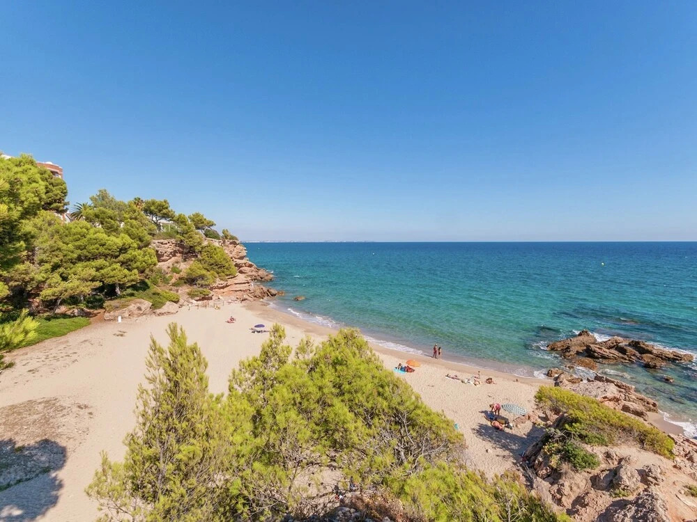 Small Building with 4 Apartments near Beach