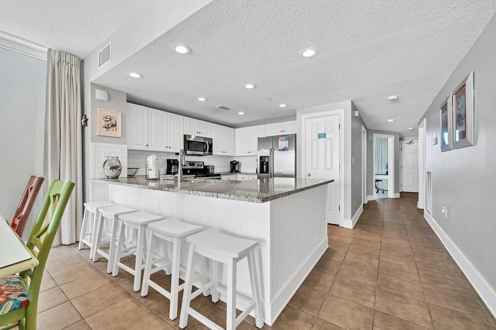 Majestic Beach Towers 2-1701