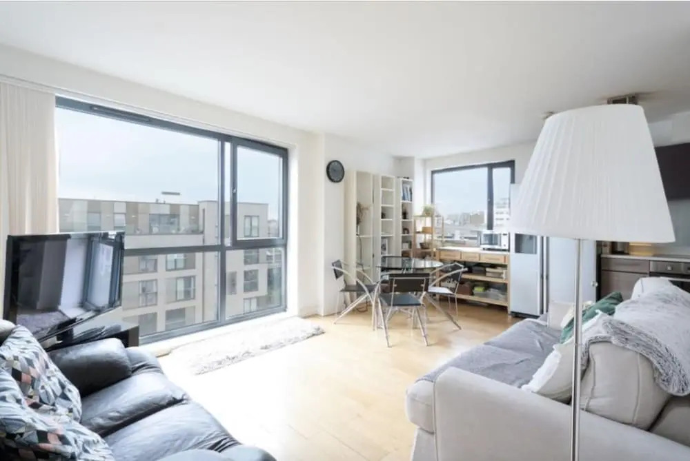 Modern 4 Bedroom Canal-side North London Flat