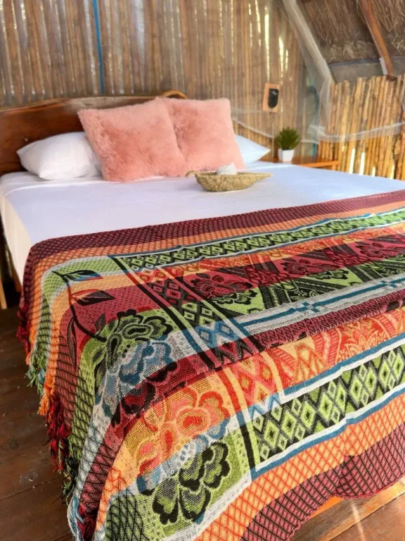 Hotel y Eco-Cabañas Azul María Bacalar