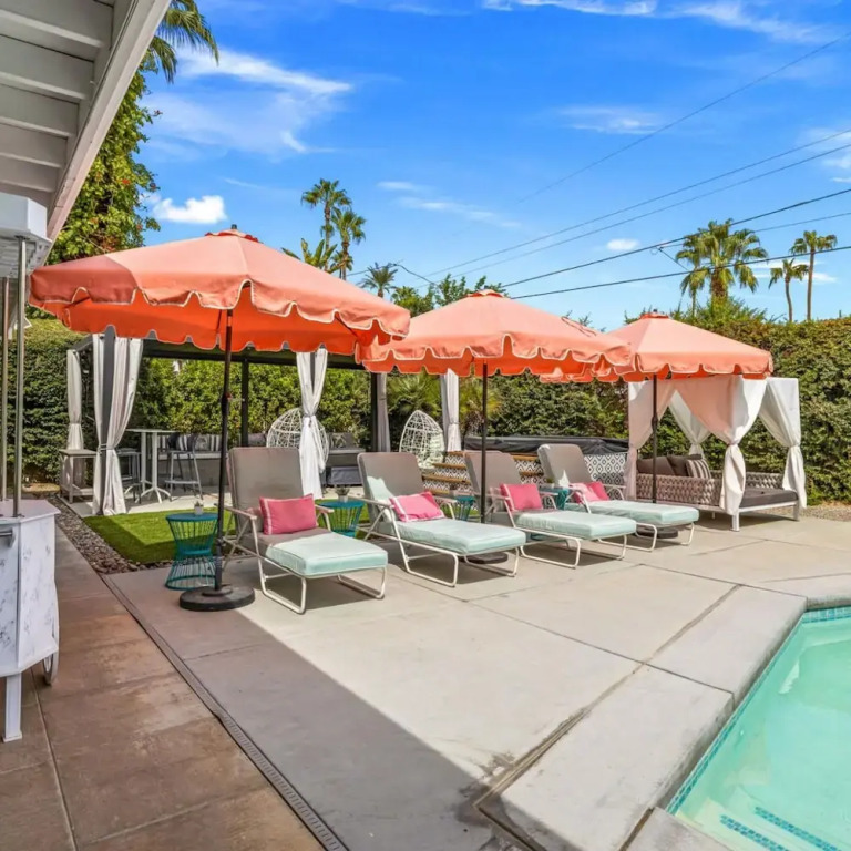 The Beverly - Pool Spa Fire Pits Putting Green