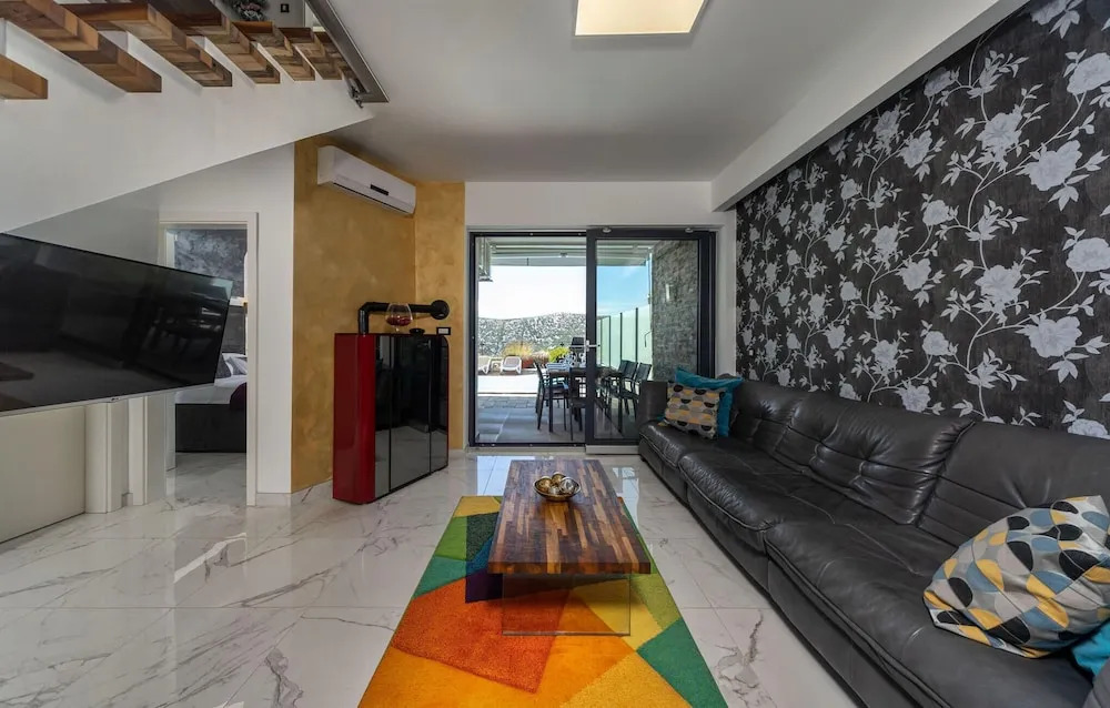 Stunning Home in Kostelj With Wifi and 4 Bedrooms