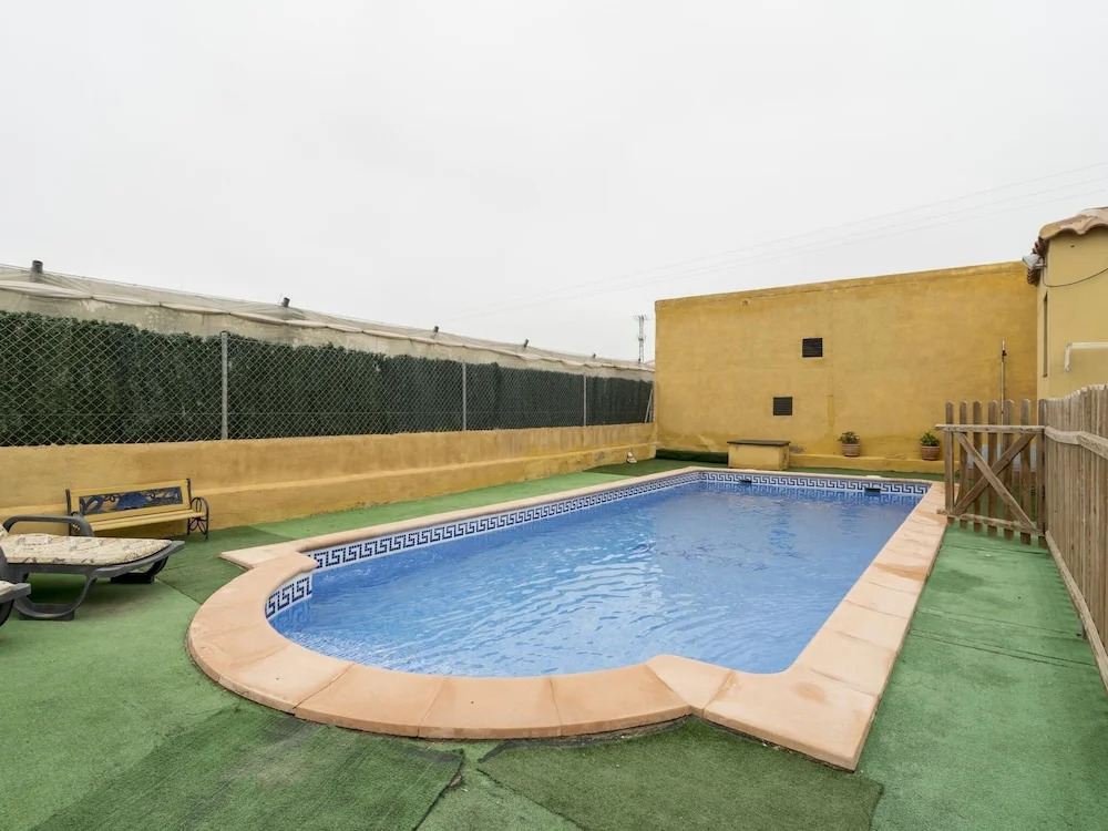 Modern Holiday Home in Garrobillo With Private Swimming Pool