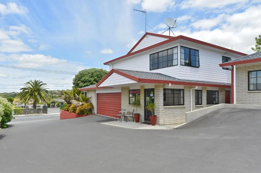 BKs Pohutukawa Lodge