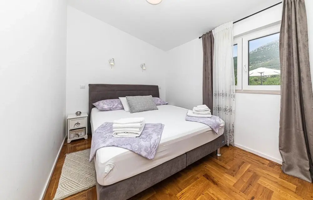 Amazing Home in Kastel Luksic With Outdoor Swimming Pool, Wifi and 3 Bedrooms
