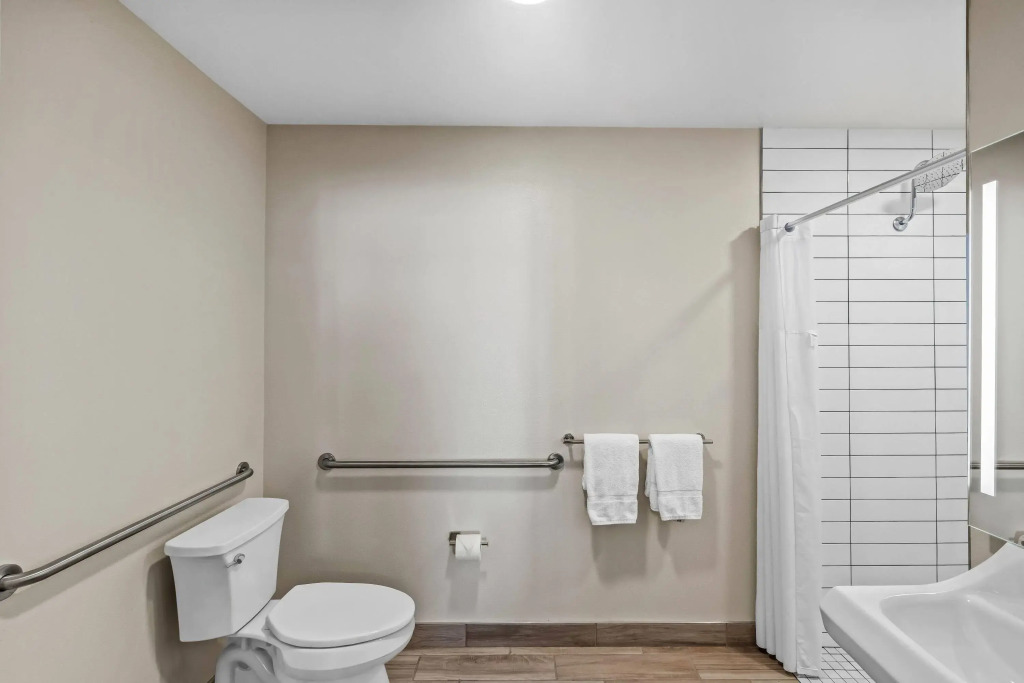 Travelodge by Wyndham Santa Rosa Wine Country