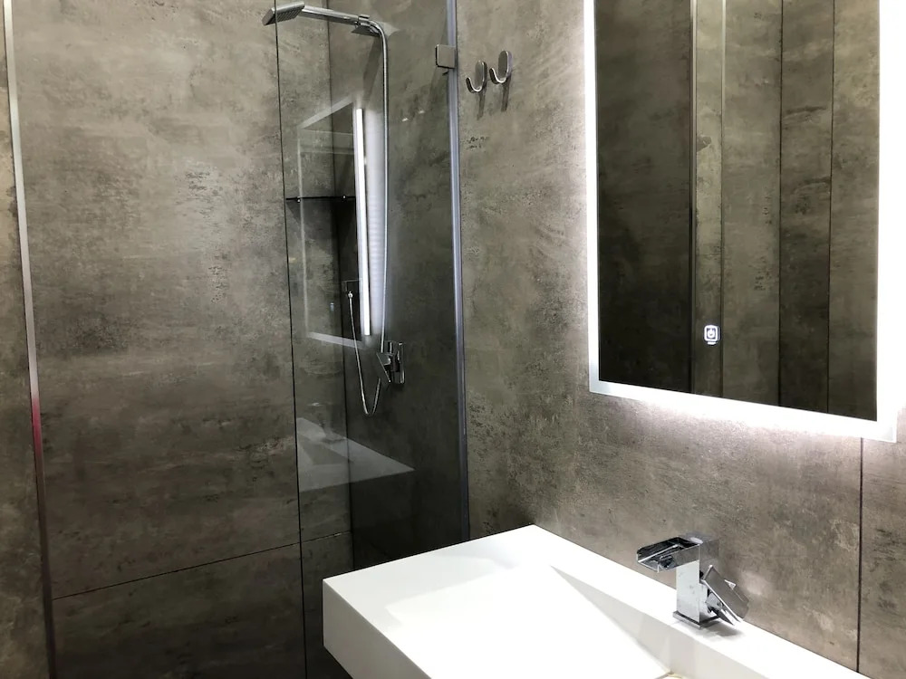 Lav Apartments