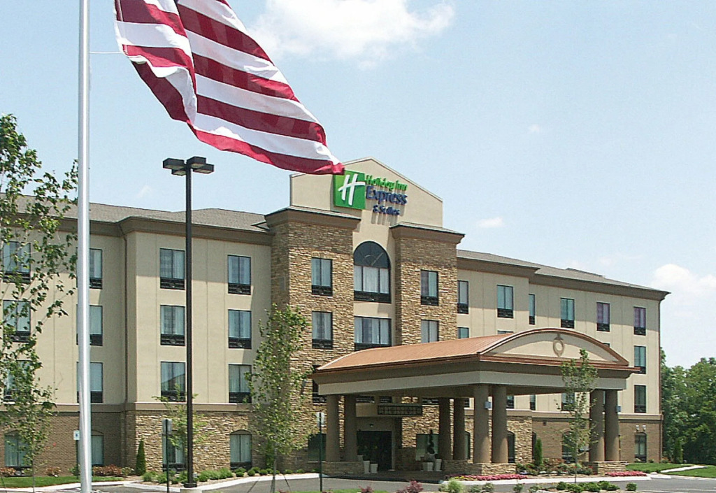 Holiday Inn Express & Suites - Cleveland Northwest by IHG