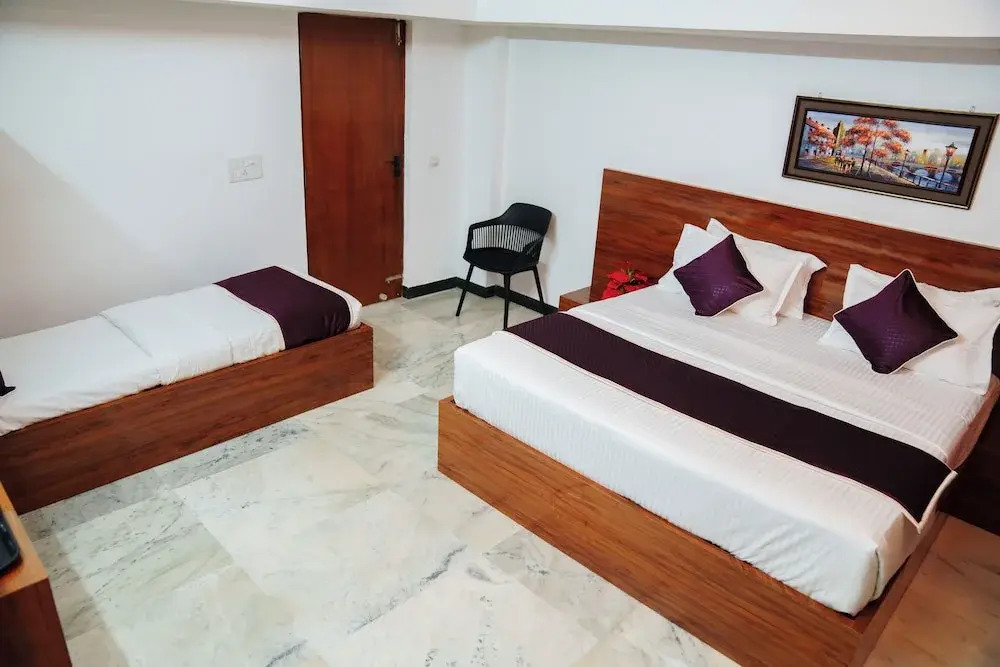 Rich inn Palace Tnagar