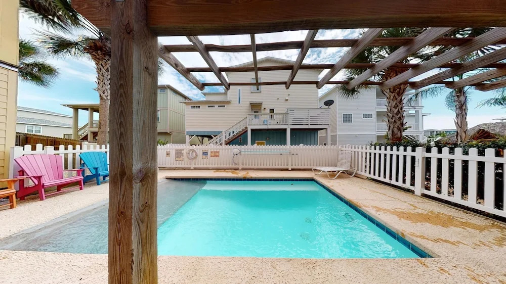 Neptune's 4 Bedroom Townhouse