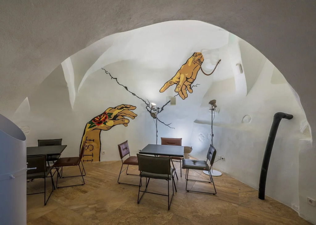 Artagonist Art Hotel