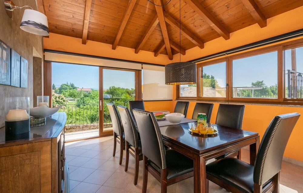 Stunning Home in Sumber with Outdoor Swimming Pool, Hot Tub & 3 Bedrooms