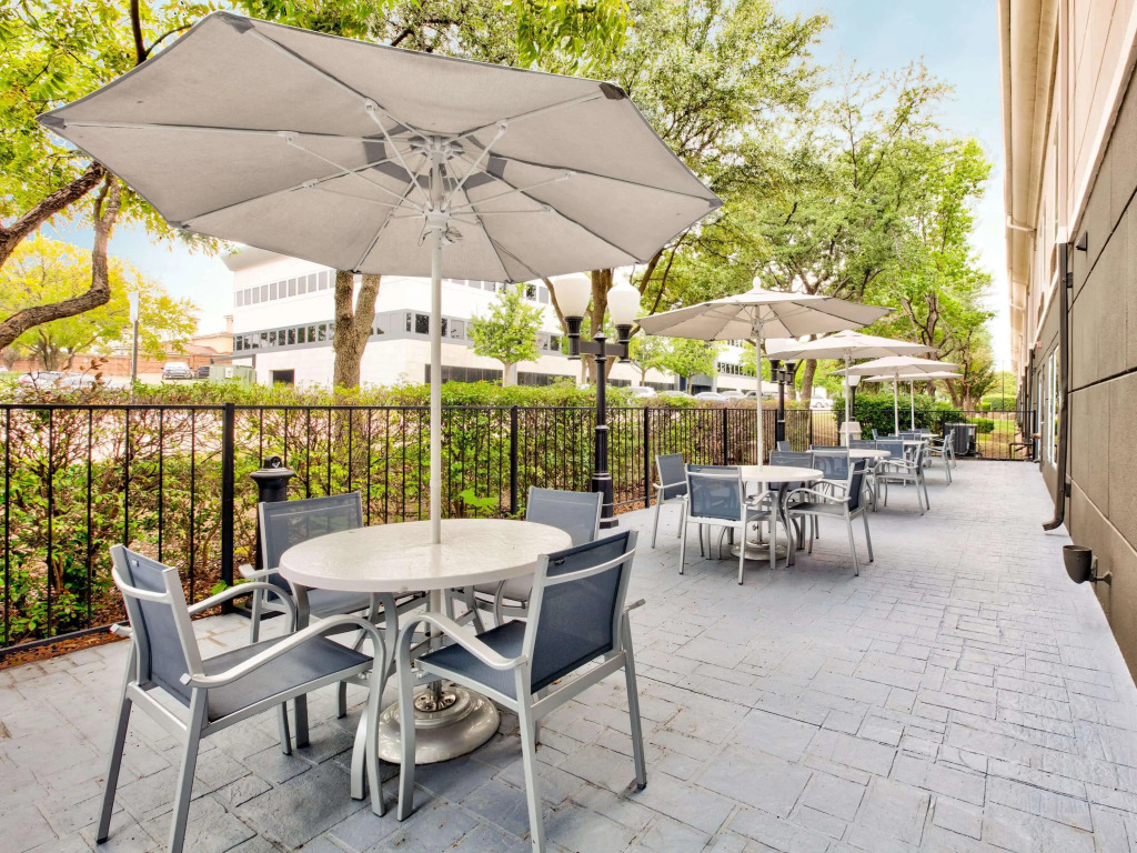 La Quinta by Wyndham Dallas - Las Colinas