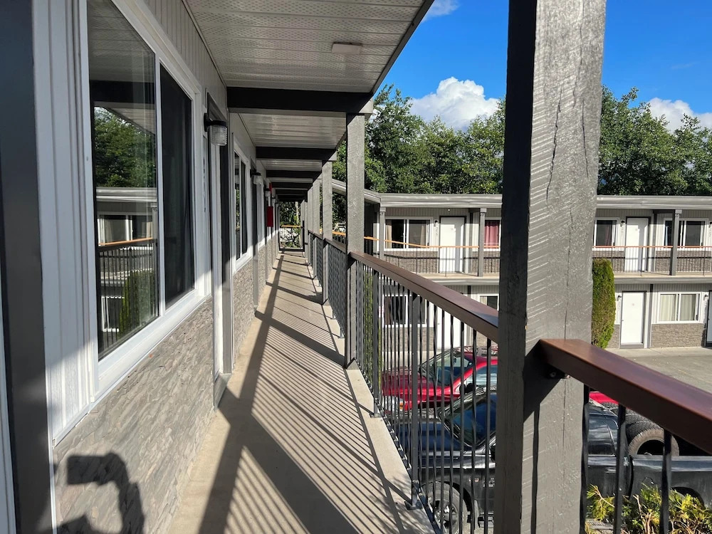 Chalet Inn