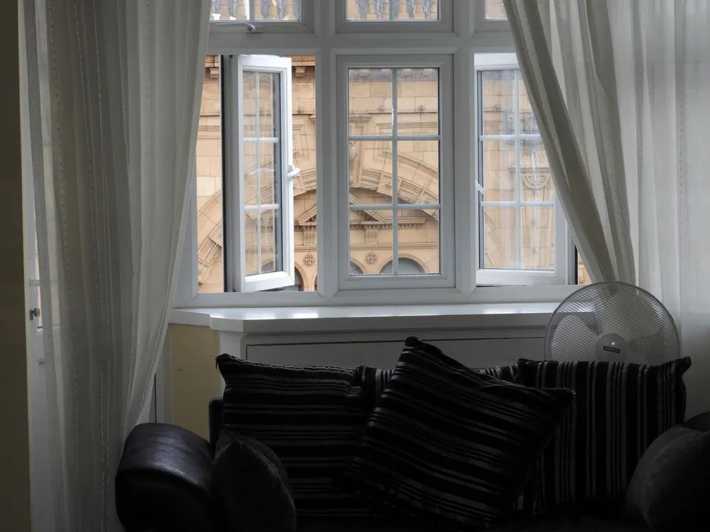 2 Beds Harrods Apartments