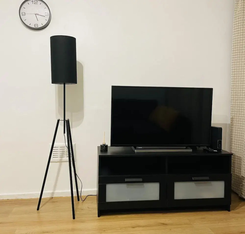 Walk to Lcy Airport/ Excel /dlr 1Br Flat