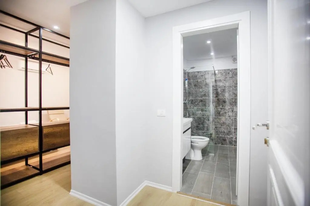 4 BR apartment & BBQ veranda