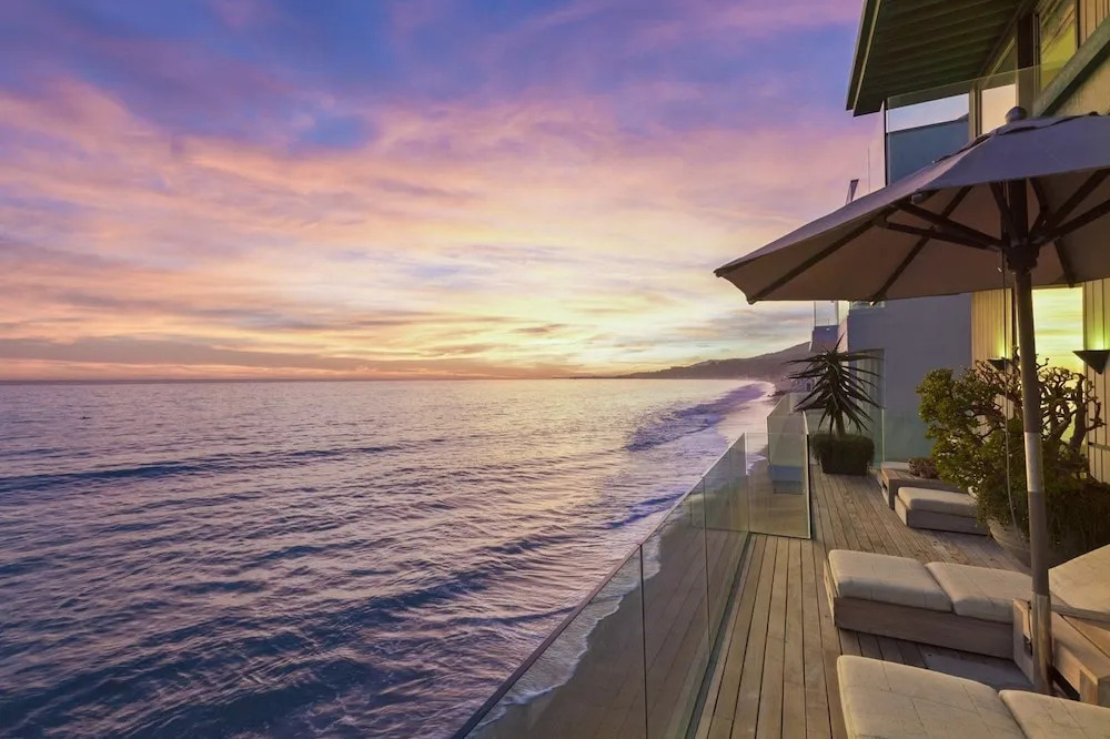 Villa Beach Essence