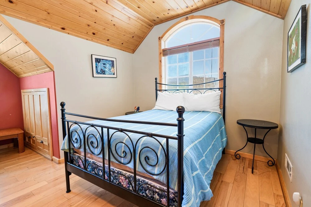 Casa Bella - Spacious Mountain Home, Game Room, Wifi, Perfect For Family Gatherings! 4 Bedroom Home