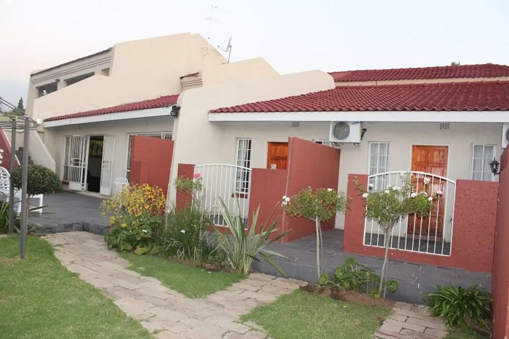 Flamboyant Guest Lodge