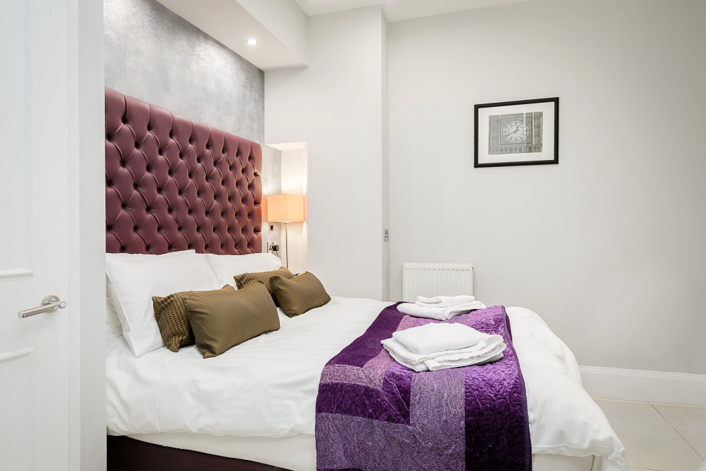 1-bedroom modern flat just off Oxford st