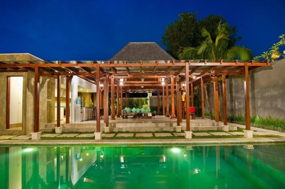 Villa Amalia Walk To Legian Beach