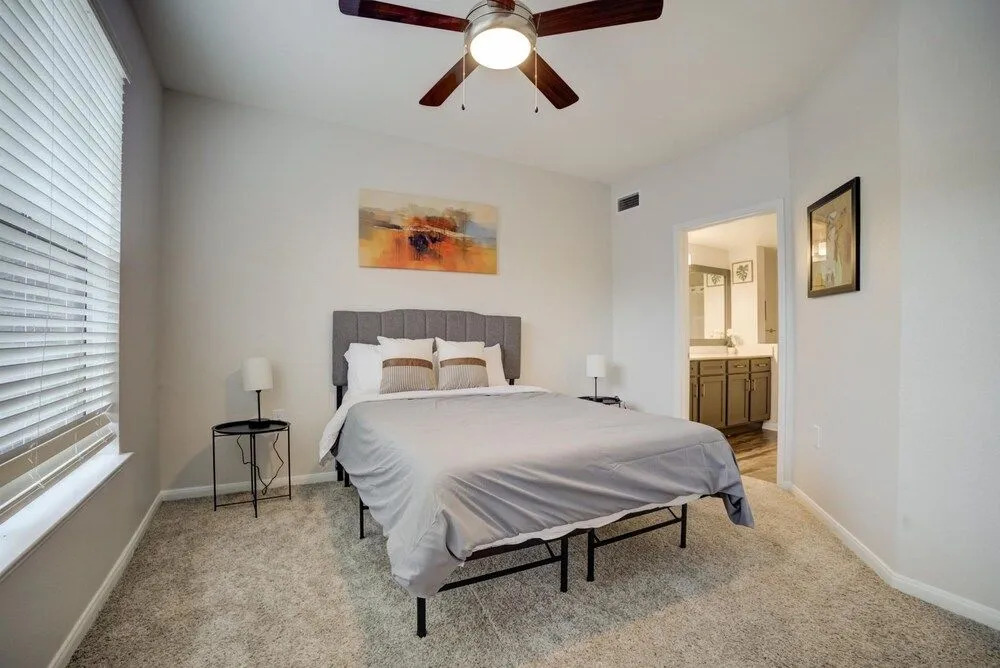 Apartments near Houston Medical Center & Rice University by Frontdesk