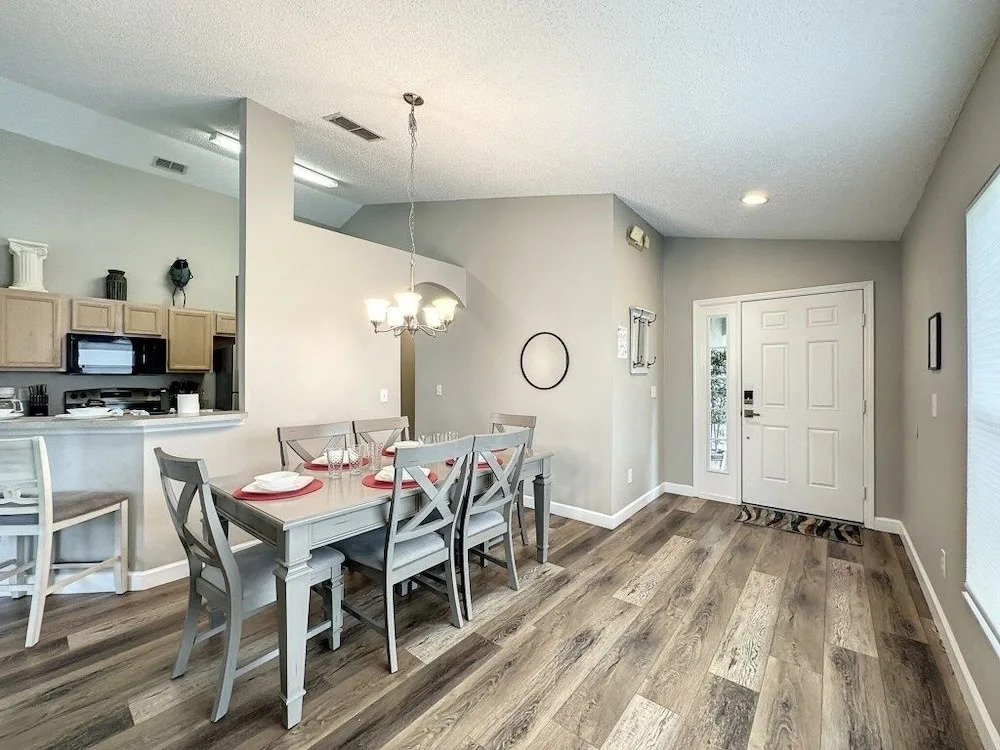 4 Bed 3 Bath In A Gated Community With Pool 4 Bedroom Villa by RedAwning