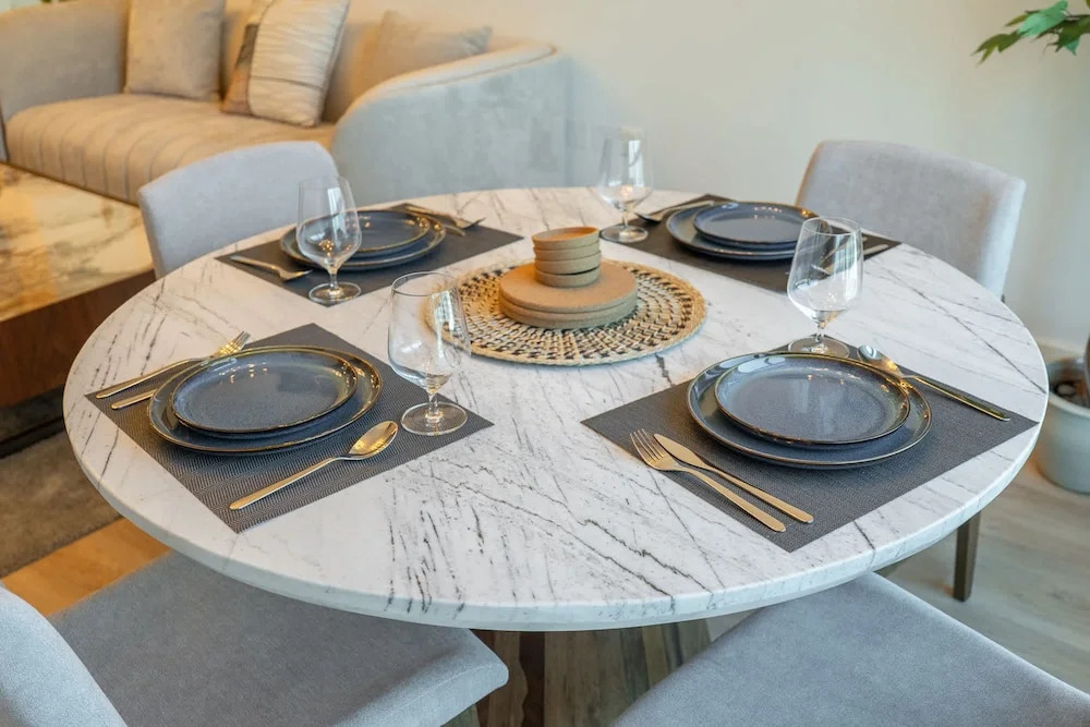 Cozy 1BR Gem in Marina With City Views