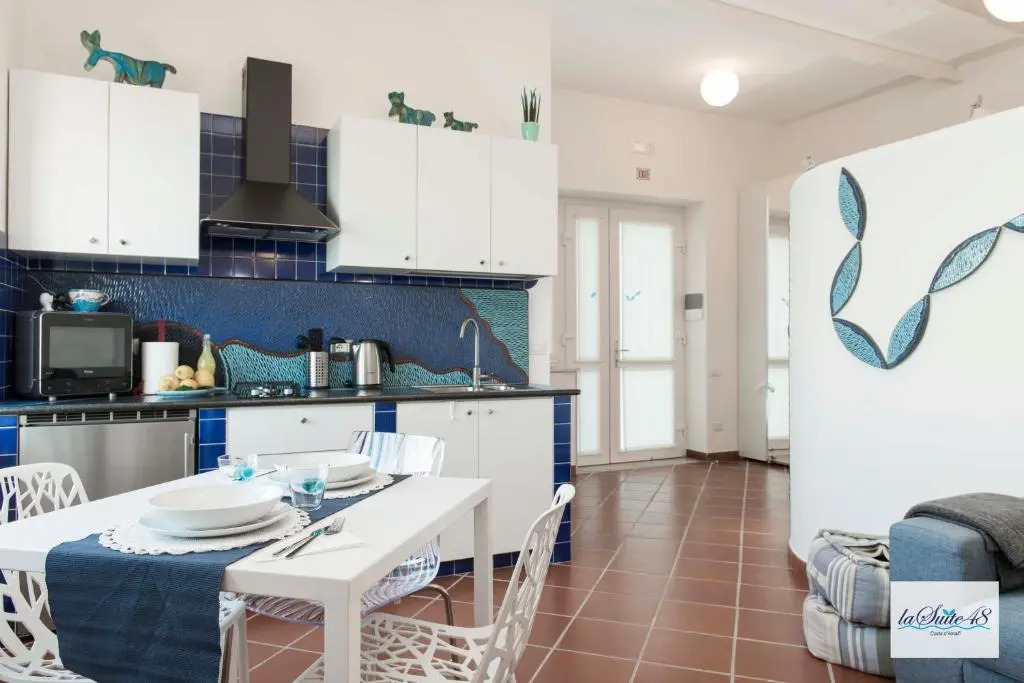 La Suite 48