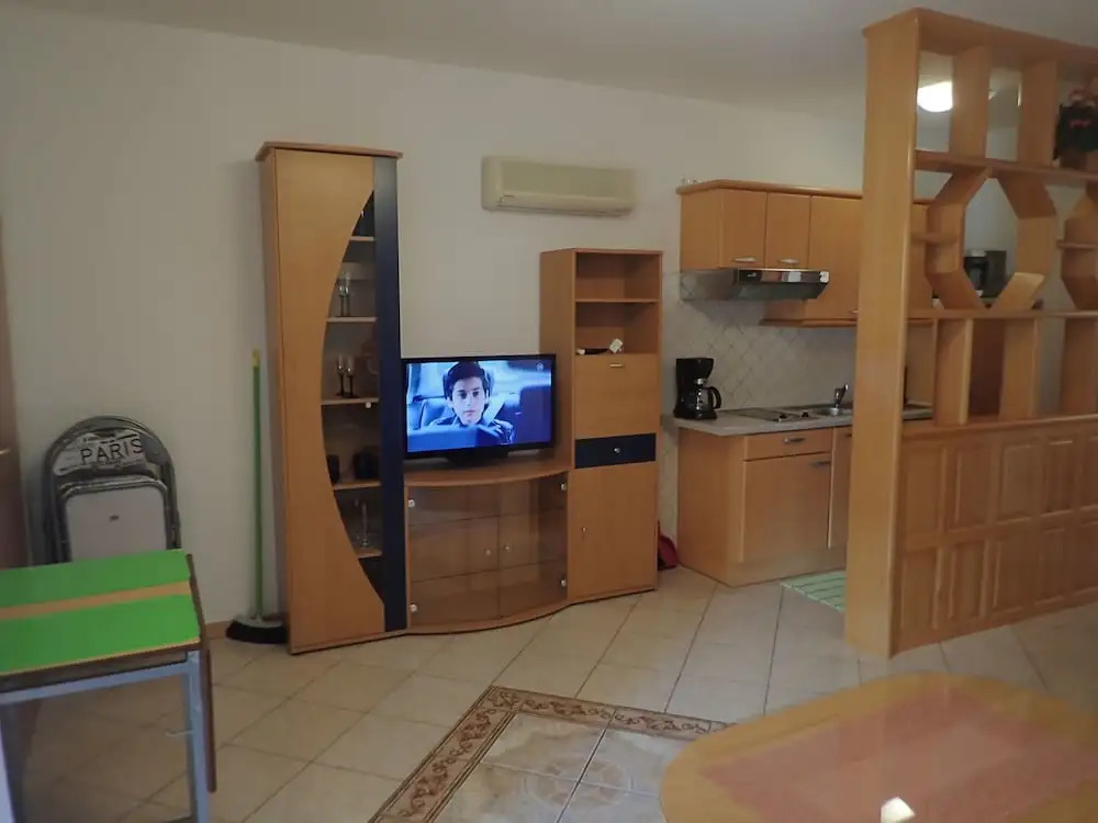 Asja-on Quiet Location and With Beautiful Garden