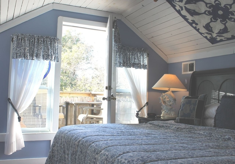 Tybee Island Inn Bed & Breakfast